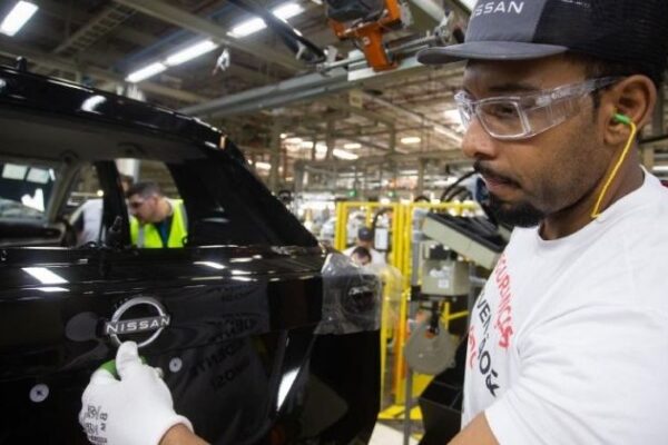 Nissan inicia contratação de 400 novos funcionários para fábrica em Resende (RJ)