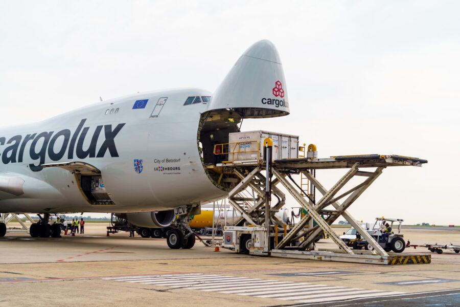 Aeroportos sob pressão: os desafios e oportunidades no transporte de cargas gerais e farmacêuticas no Brasil