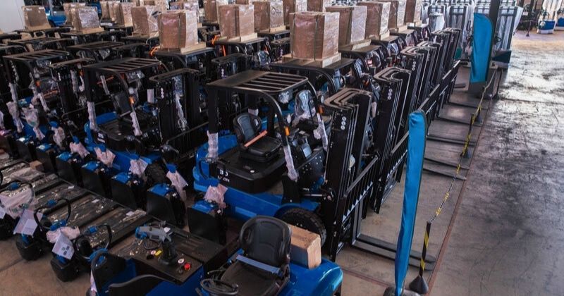 Boom do e-commerce impulsiona mercado de empilhadeiras e acelera modernização logística no Brasil, comenta Tria