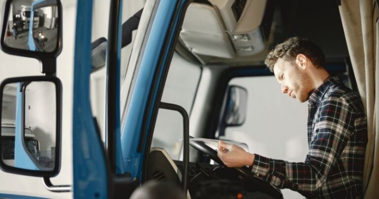 Campanha Orgulho de Carregar o Brasil valoriza caminhoneiros Campanha “Orgulho de Carregar o Brasil”, da CarboFlix, busca atrair jovens e valorizar caminhoneiros
