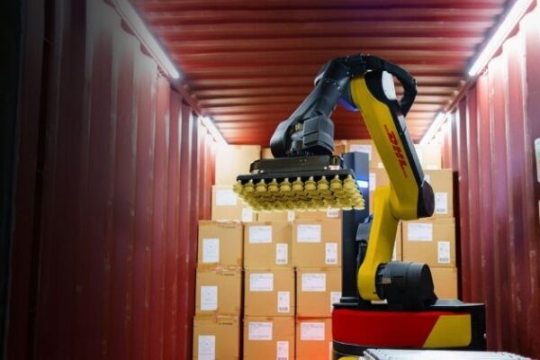 Grupo DHL acelera automação logística com robôs Stretch da Boston Dynamics