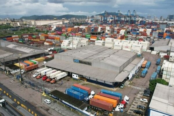 Movecta amplia frota e reforça operação entre terminais no Guarujá (SP)