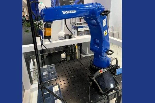 Yaskawa Motoman lança robô inteligente Next 10 com navegação autônoma na Fispal 2025