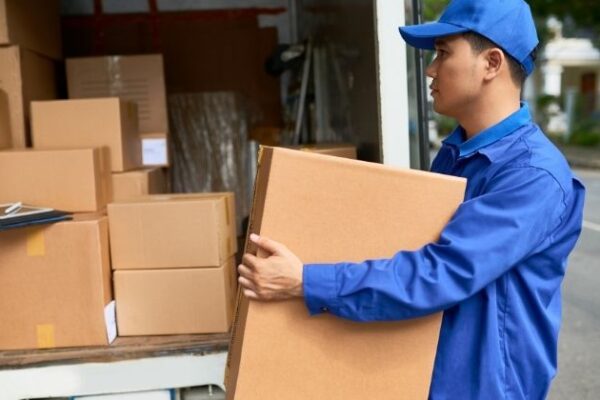 A última milha na logística: desafios, inovações e impactos na experiência do cliente
