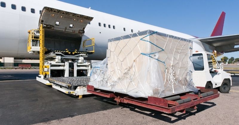 Demanda global por transporte aéreo de carga cresce 2,2% em maio, segundo IATA