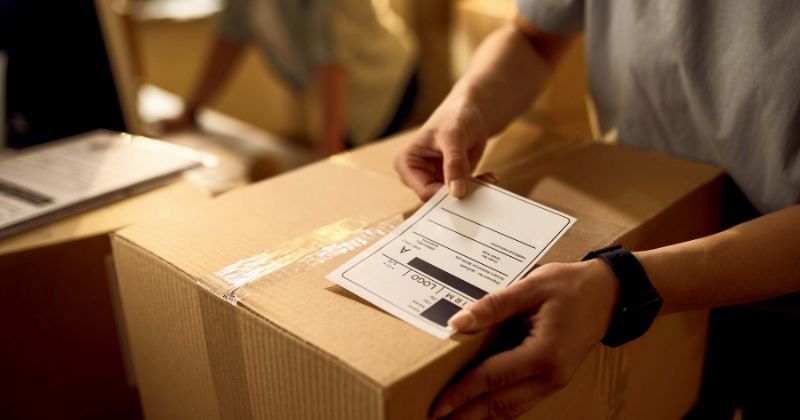 Etiquetas inteligentes no e-commerce impulsionam logística eficiente e sustentável, mostra Avery