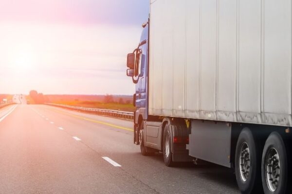 KPMG aponta 10 tendências para infraestrutura e transporte em 2025, com foco em descarbonização, transição energética e gestão de ativos