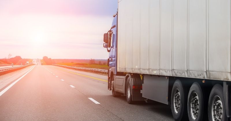 KPMG aponta 10 tendências para infraestrutura e transporte em 2025, com foco em descarbonização, transição energética e gestão de ativos