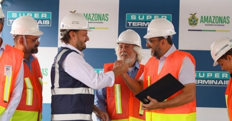 Super Terminais anuncia primeira usina de gás natural para operações portuárias no Norte Super Terminais e Governo do Amazonas anunciam primeira usina de gás natural para operações portuárias