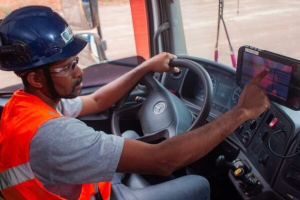 Terra Branca, Calbrax e Mineração Positiva modernizam logística com ERP Minerion e apps integrados
