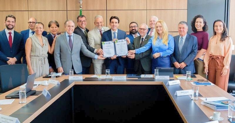 ABTP firma acordo histórico pela modernização portuária no Projeto de Lei 733/