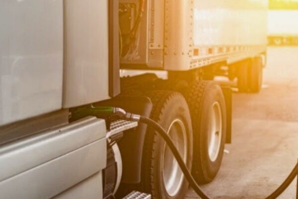 Aumento do biodiesel preocupa transporte rodoviário sobre durabilidade dos caminhões
