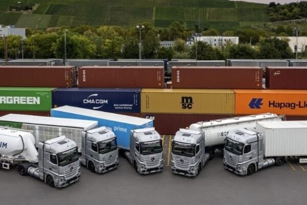 Daimler Truck conclui primeiro ano de testes com caminhões movidos a célula de combustível