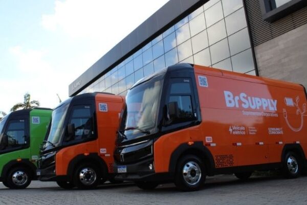 Mercado Livre, Amazon e Localiza adotam vans elétricas da Arrow Mobility com até 80% de redução de custos e emissões