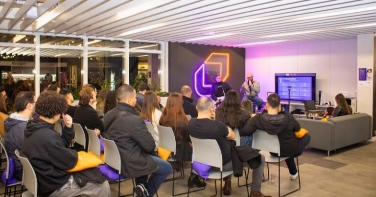 Logcomex promove evento gratuito sobre inteligência artificial e produtos digitais em Curitiba Logcomex promove evento gratuito sobre inteligência artificial e produtos digitais em Curitiba