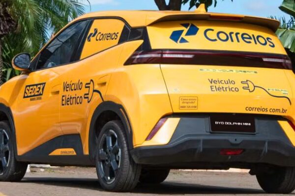 Grilo Mobilidade testa BYD Dolphin Mini Cargo elétrico para logística urbana sustentável