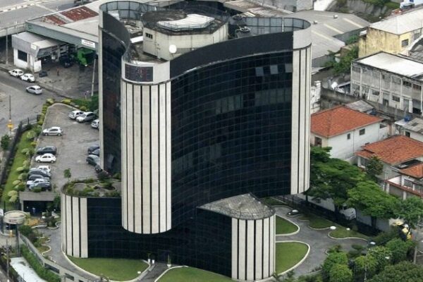 Logweb parabeniza NTC&Logística pelos 62 anos de atuação no transporte rodoviário de cargas