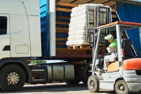 Roubo de cargas no transporte rodoviário cai em São Paulo no 1º semestre de 2025, aponta FETCESP
