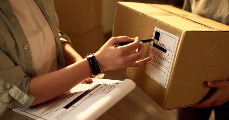 Consumidor prefere esperar por frete grátis na Black Friday 2025, revela pesquisa