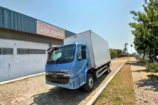 Implementos São Paulo entrega 15 baús de alumínio para JA Distribuidora no Ceará