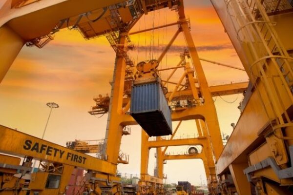Nacionalização de importados no e-commerce pode reduzir frete em até 50%, comenta Tek Trade