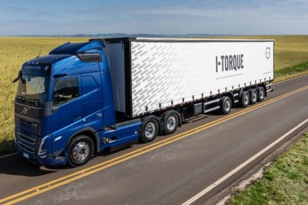 Nova linha Volvo FH 2026 estreia tecnologia I-Torque com até 3% de economia de combustível