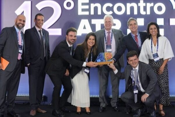 Porto Sudeste e Samarco venceram Prêmio ATP 2025 nas categorias inovação portuária e impacto social