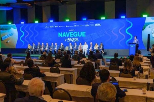 Prêmio Navegue + Brasil reconhece empresas destaque no transporte aquaviário nacional