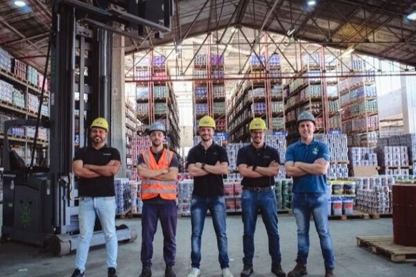 Tintas Eucatex adota empilhadeiras elétricas da Tria com bateria de lítio