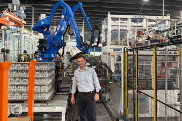 Yaskawa Motoman e Zegla impulsionam automação na Lindoya Verão com sistema de paletização robotizada