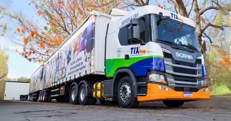 Ypê adota caminhões a gás em parceria com Scania e Localiza para logística sustentável
