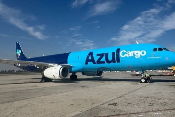 Azul Cargo inicia voos cargueiros regulares na Argentina e prevê expansão em 2026