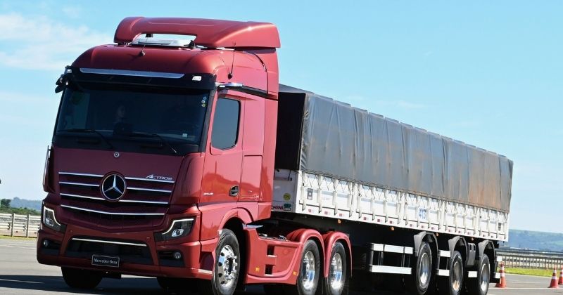 Gincana do Caminhoneiro encerra etapas de 2025 e integra ações da Caravana do Extrapesado da Mercedes-Benz