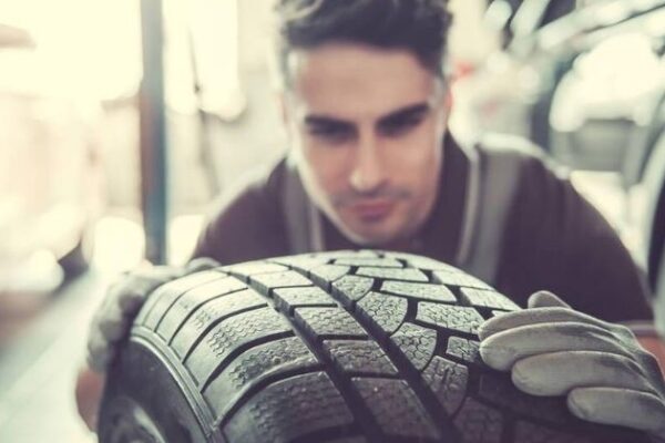 Prometeon e SENAI-SP lançam curso de controlador de pneus para qualificação no transporte rodoviário