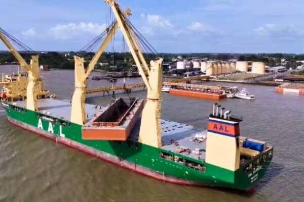 Terminal da Atem em Belém sedia operação inédita de logística fluvial na América do Sul