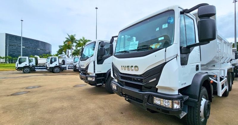 IVECO entrega 72 caminhões Tector para reforçar infraestrutura em cidades de Minas Gerais