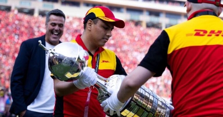 Retrospectiva da DHL reúne entregas especiais de 2025, como taça CONMEBOL e babuíno A retrospectiva 2025 reúne as DHL entregas especiais