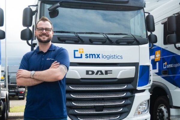 SMX Logistics investe mais de R$ 15 milhões em frota de caminhões para 2026