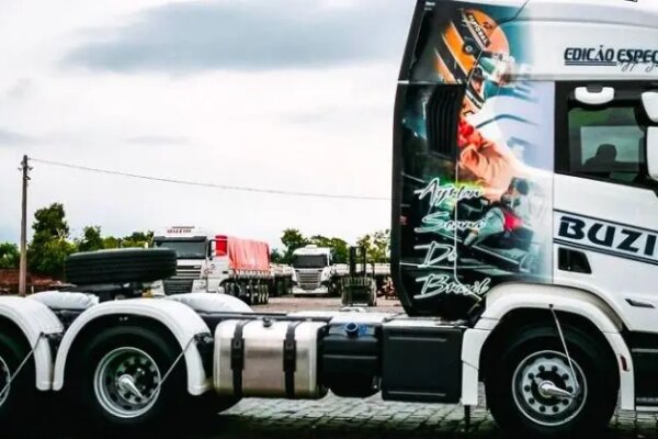 Buzin Transportes aposta em mídia em caminhões como estratégia de comunicação logística
