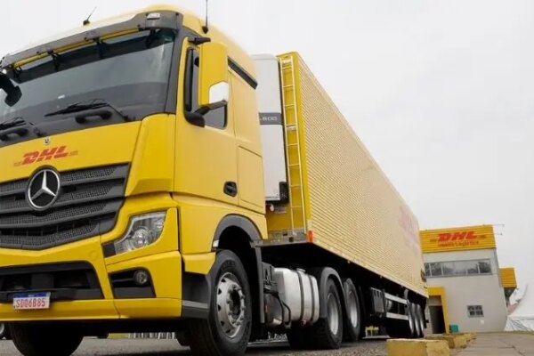 DHL Supply Chain adquire 75 caminhões Mercedes-Benz para atender mercado da saúde