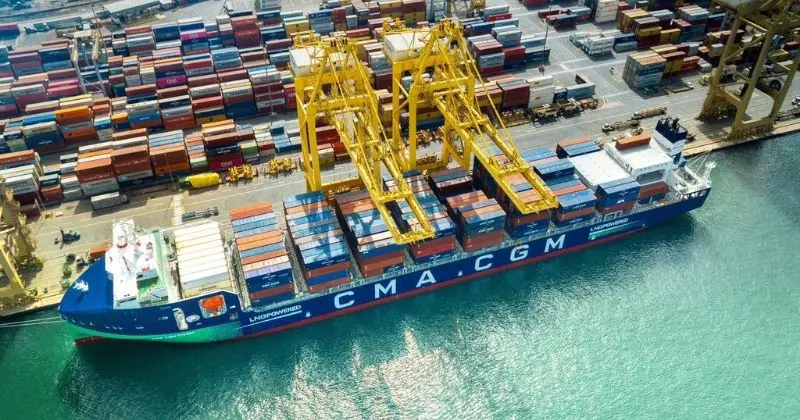 DHL e CMA CGM ampliam descarbonização do frete marítimo com uso conjunto de biocombbustíveis de 2ª geração
