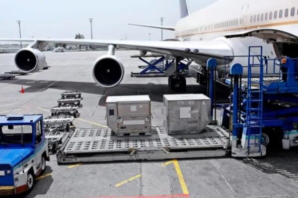 Demanda por carga aérea cresce 5,5% em novembro de 2025, aponta IATA
