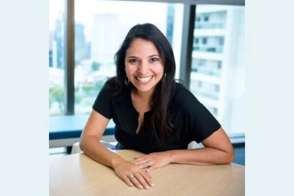 Loggi inicia transição de liderança com Viviane Sales como nova CEO