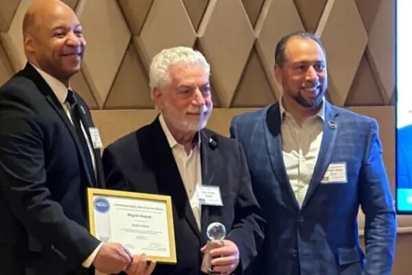 Fundador da Neogrid, Miguel Abuhab é homenageado em Las Vegas, EUA, por contribuição global ao Supply Chain