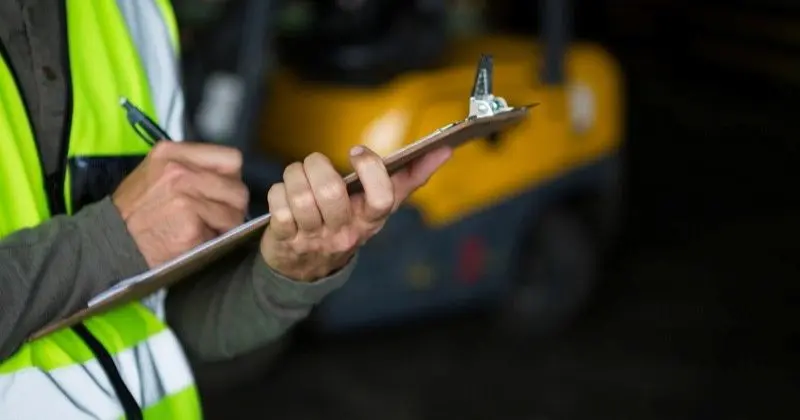 Manutenção preventiva em armazéns ganha espaço como vantagem competitiva, aponta Tria Empilhadeiras