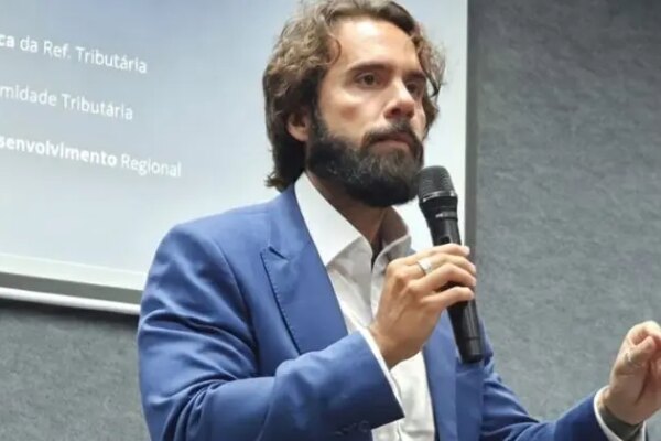 Reforma tributária nos portos pode dobrar carga do setor e chegar a 30%, alerta especialista