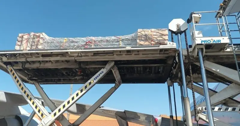 Em operação de carga aérea especial, DHL Global Forwarding transporta equipamentos para ponte estaiada em Angola