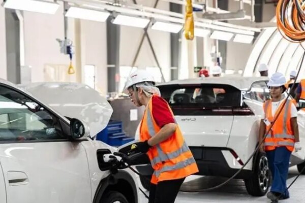 Fábrica da BYD em Camaçari, BA, passa a operar em dois turnos e amplia produção de veículos elétricos