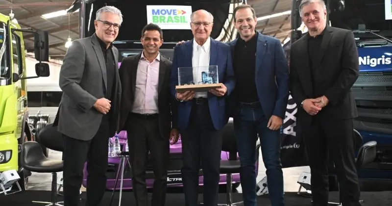 Mercedes-Benz recebe Geraldo Alckmin e reforça adesão ao Move Brasil para renovação de frota