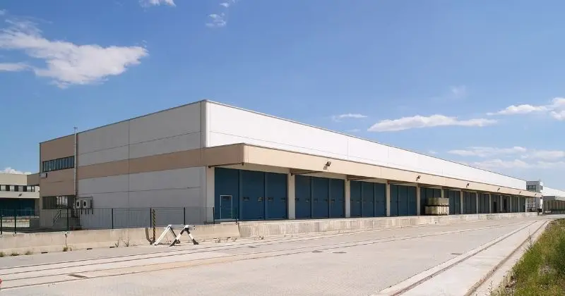 Relatório da Cushman & Wakefield aponta resiliência do mercado de galpões logísticos e industriais na América Latina em 2025